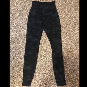 Alphalete camo surface path leggings